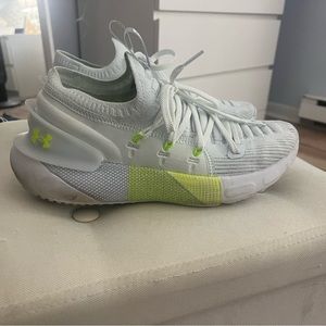 UA Phantom 3 HOVR running shoes